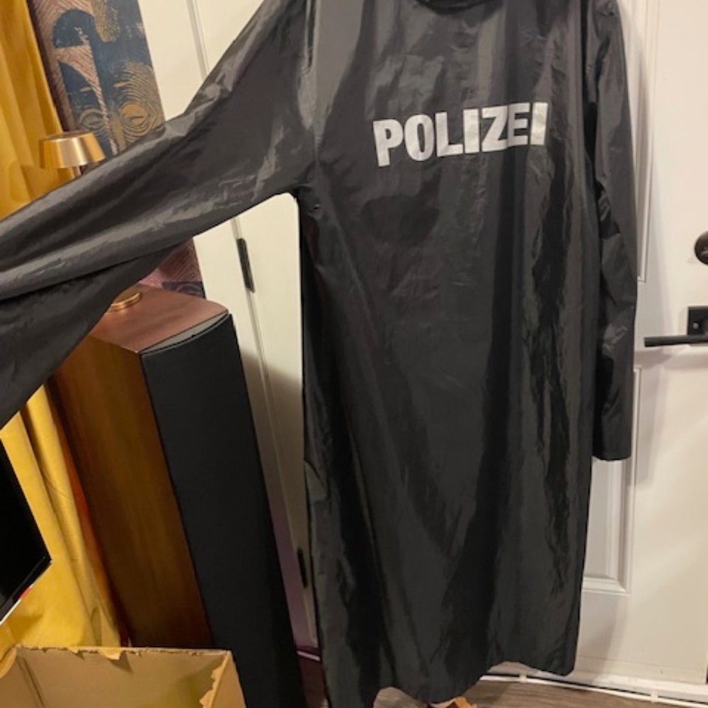 VETEMENTS Oversized Black Raincoat ** VINTAGE** - Picture 4 of 6